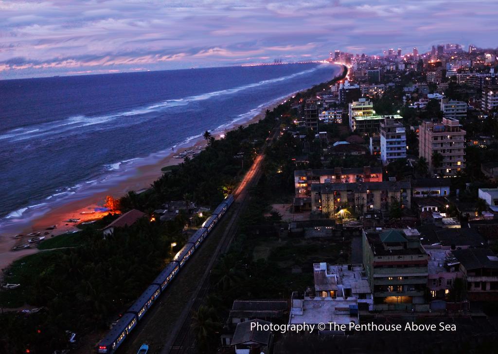The Penthouse Above Sea Apartment Dehiwala-Mount Lavinia Exterior photo