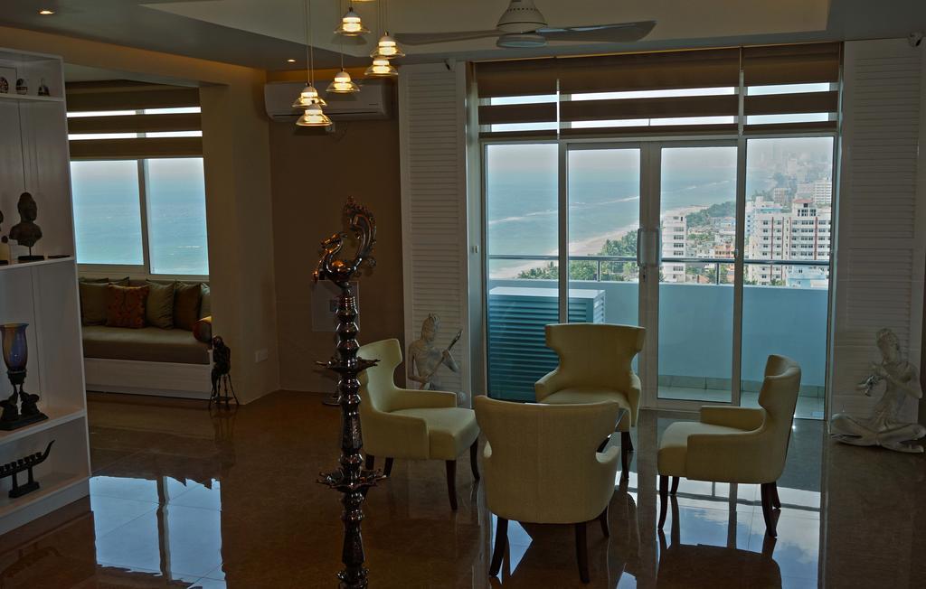 The Penthouse Above Sea Apartment Dehiwala-Mount Lavinia Exterior photo