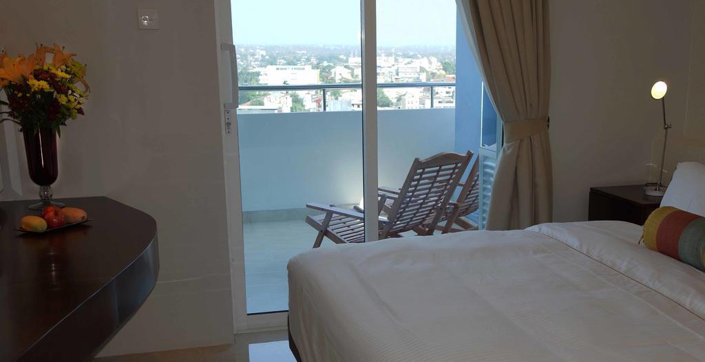 The Penthouse Above Sea Apartment Dehiwala-Mount Lavinia Exterior photo