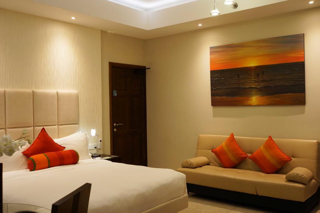 The Penthouse Above Sea Apartment Dehiwala-Mount Lavinia Exterior photo