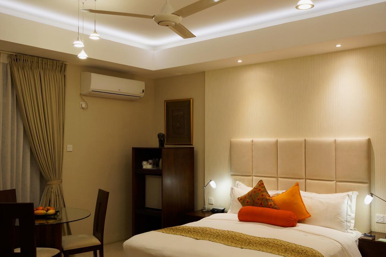 The Penthouse Above Sea Apartment Dehiwala-Mount Lavinia Exterior photo