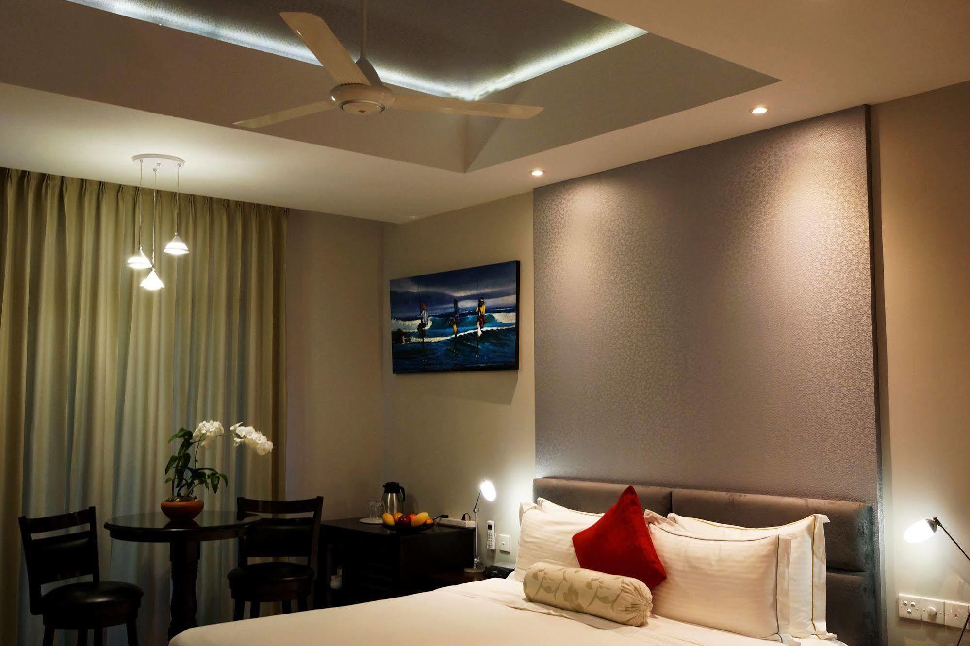 The Penthouse Above Sea Apartment Dehiwala-Mount Lavinia Exterior photo