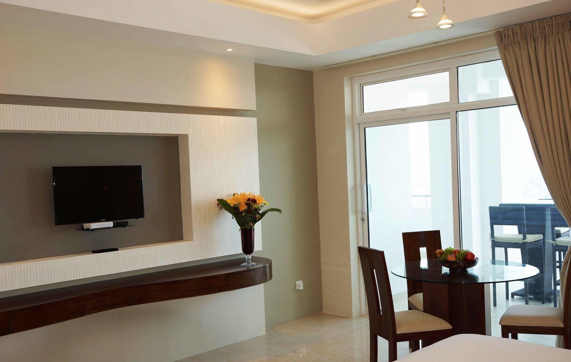 The Penthouse Above Sea Apartment Dehiwala-Mount Lavinia Exterior photo
