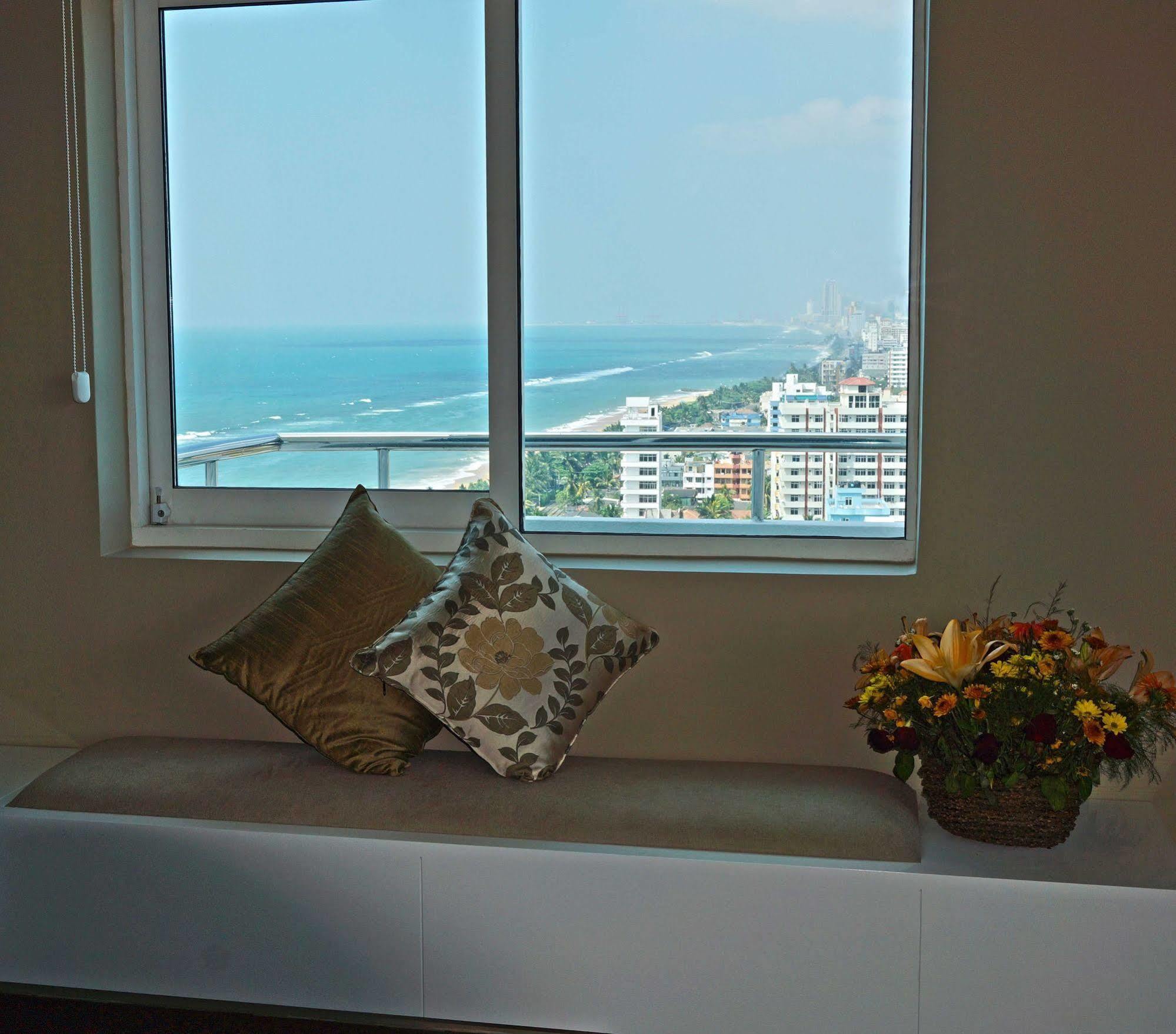The Penthouse Above Sea Apartment Dehiwala-Mount Lavinia Exterior photo