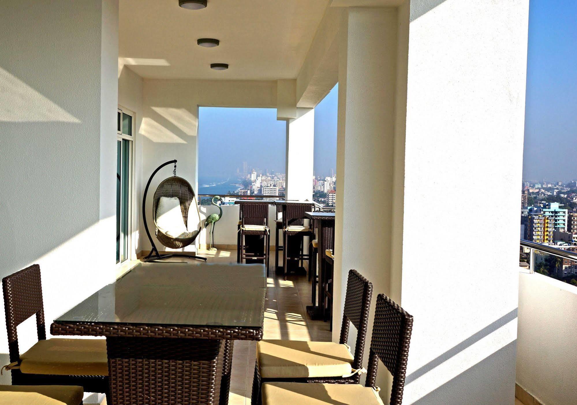 The Penthouse Above Sea Apartment Dehiwala-Mount Lavinia Exterior photo